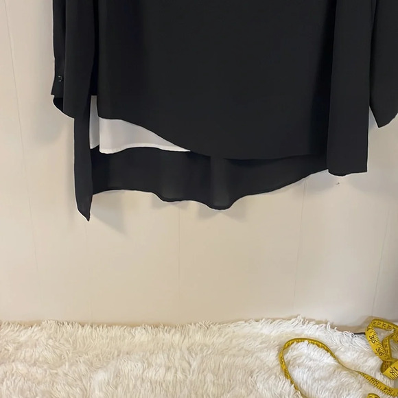 Lane Bryant Black/ white High Low Top             Sz 14/16 - Picture 6 of 8